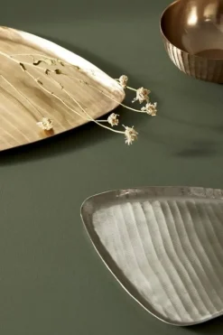 Coprivasi>Bizzotto VASSOIO DECORATIVO CHISEL ARGENTO 30X28
